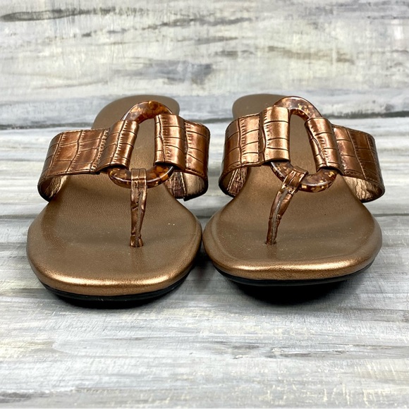 Life Stride “Fabulous” Bronze Wedge Thong Sandal Low Wedge Heel Comfort Croc 7M - Picture 10 of 16